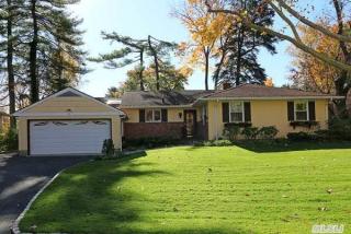 1 Pool Dr, East Hills, NY 11576-2020