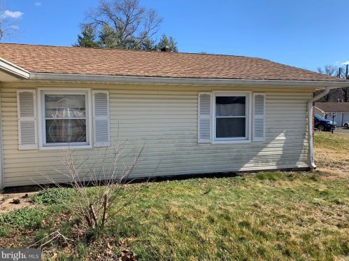10 Thornhill Ct, Willingboro, NJ 08046-3606