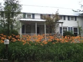 11 Mill St, Chestertown, NY 12817-2208