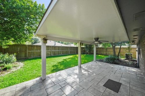 2503 Sherwood Hollow Ln, Humble, TX 77339-1093