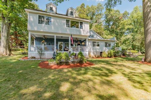 1639 Horton Rd, Mohegan Lake, NY 10547-1606