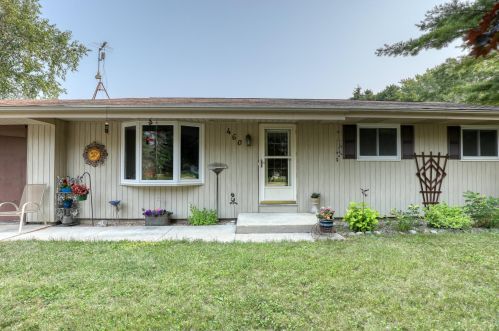 460 Lazy Ln, Kewaskum, WI 53040-9426