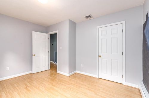 329 Commonwealth Ave, Warwick RI  02886-2756 exterior