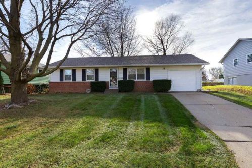 2303 Pinehurst St, Panarama Park, IA 52722-2727
