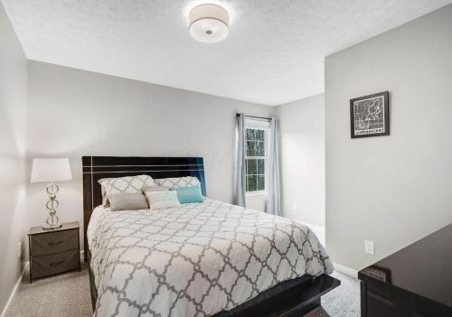 8310 Skelton Ct, Blacklick OH  43004-8750 exterior