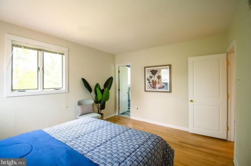 159 Windsor Ave, Southampton PA  18966-3333 exterior