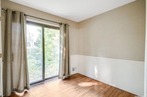 812 Larkfield Rd, Elwood NY  11731-6503 exterior