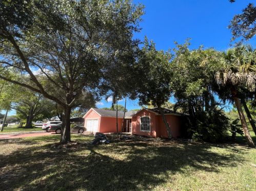 1006 Jamaica Ave, Fort Pierce, FL 34982-4326