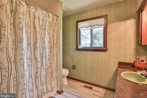 2327 Contest Ln, Haymarket VA  20169-1209 exterior