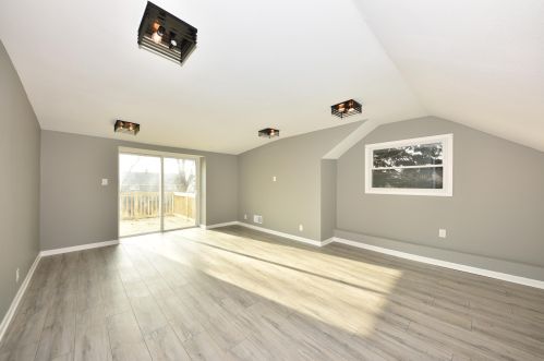 9127 Swan Cir, Milwaukee WI  53225-2719 exterior