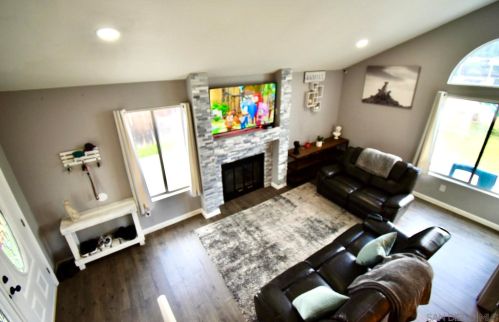 27090 Rainbow Creek Dr, Temecula CA  92591-4513 exterior