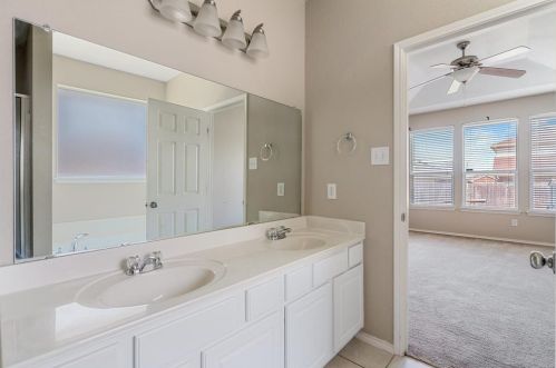 5804 Show Master Ln, Fort Worth TX  76179-2376 exterior