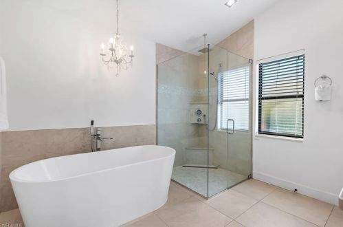 2516 Kings Lake Blvd, Naples FL  34112-5400 exterior