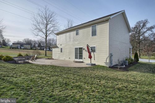 515 Spring Run Dr, Navy Sup Dpt PA  17055-5580 exterior