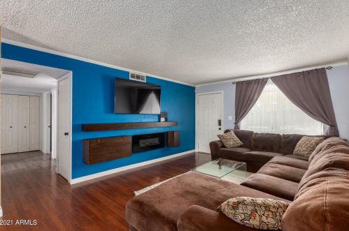 4802 Windrose Dr, Glendale, AZ 85304-2043