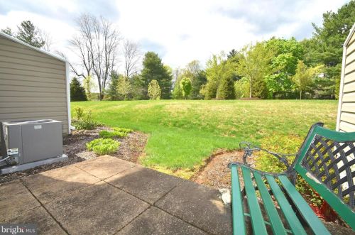 242 Windsor Ct, Glen Mills PA  19342-2027 exterior