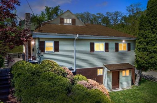 1547 Berkshire Ave, Pittsburgh PA  15226-2475 exterior