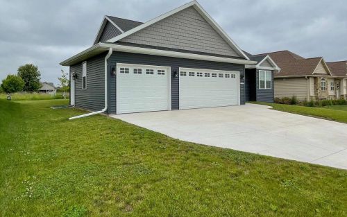 1372 Primrose Ln, Fond Du Lac WI  54935-1879 exterior