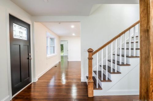 214 Berkshire Rd, Sandy Hook CT  06482-1548 exterior