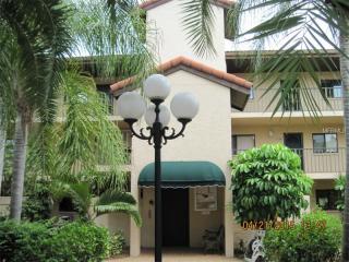 5551 Ashton Lake Dr, Sarasota, FL 34231-6258