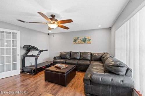 945 Grant Rd, Titusville, FL 32780-7147