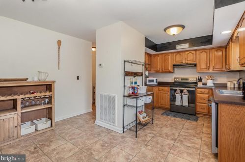 105 Lee Ann Ct, West Enola PA  17025-1900 exterior