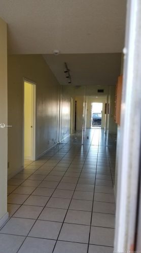 6240 170th Ter, Hialeah, FL 33015-4653