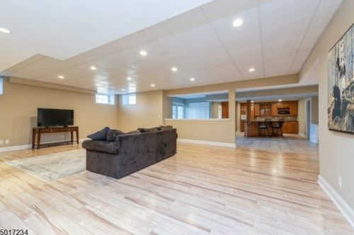 4 Alder Creek Dr, Califon NJ  07830-3001 exterior