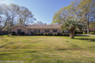 215 Camellia Ave, Foley, AL 36535-2210
