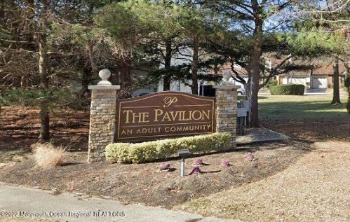 5 Devin Ln, Bricktown, NJ 08723-7960