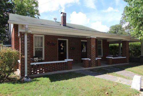 300 Lovell Ave, Dickson, TN 37055-1649