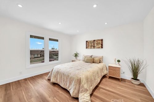 10071 Cliff Dr, Huntington Beach CA  92646-6604 exterior