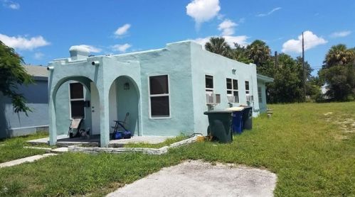 602 6th St, Fort Pierce, FL 34950-8319