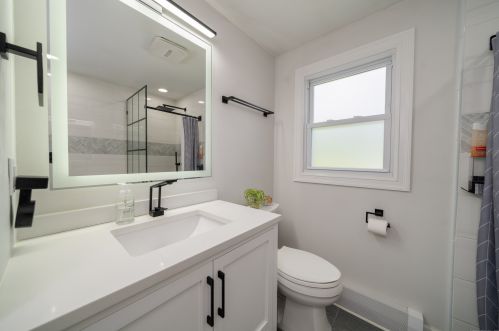 112 Forest St, Hartford CT  06118-2312 exterior