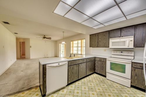 314 Hollywood St, Lehigh Acres FL  33936-5336 exterior