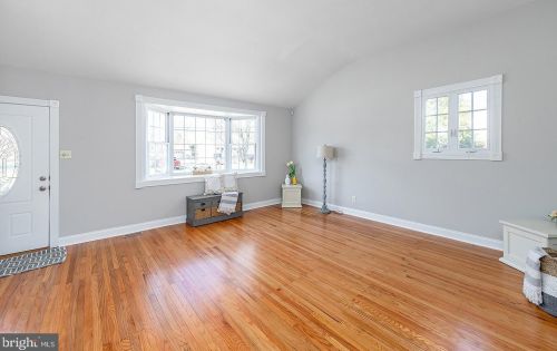 7 Nassau Ave, West Deptford NJ  08096-3925 exterior