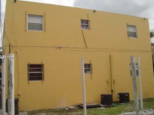 517 23rd St, Hialeah, FL 33013-3909