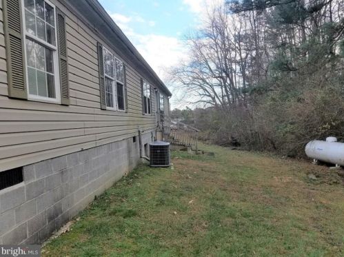 5457 Newland Rd, Foneswood, VA 22572-2913