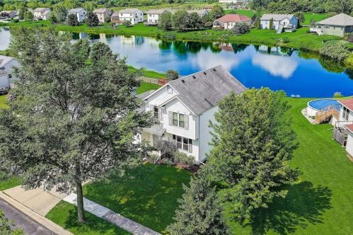 251 Stonefield Dr, Lake Mills, WI 53551-1965
