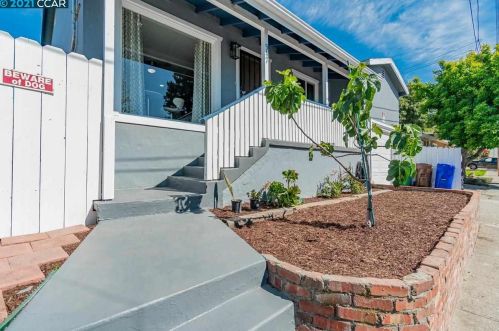 947 4th Ave, Pinole, CA 94564-2460