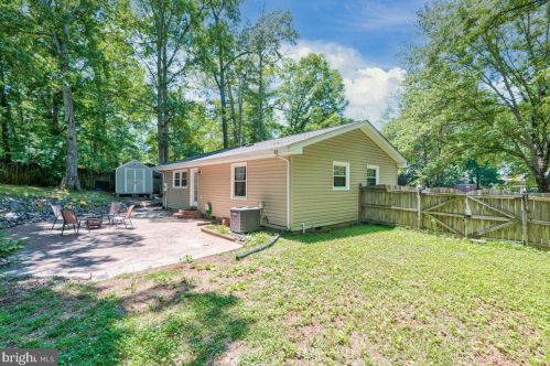304 Albany St, Fredericksburg VA  22407-6304 exterior