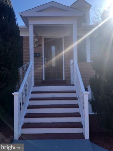 14707 Dunbar Ln, Woodbridge, VA 22193-1730