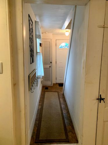 552 2nd Nh Tpke, Hillsboro NH  03244-4615 exterior