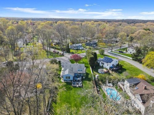 295 Pepper Ridge Rd, Stamford, CT 06905-2811