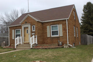 126 Pine St, Brillion, WI 54110-1114