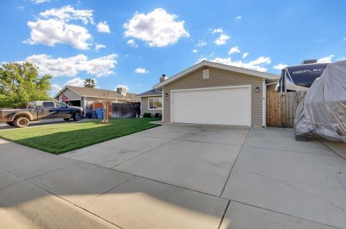 817 Keyser Dr, Wheatland, CA 95692-9448