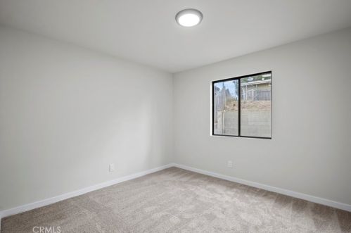 30807 Arlington St, Santa Clarita CA  91384-2453 exterior