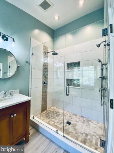 8381 Jovin Cir, Springfield VA  22153-4014 exterior