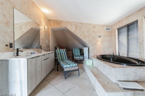 4150 Dingman Dr, Sanibel FL 33957-5107 exterior