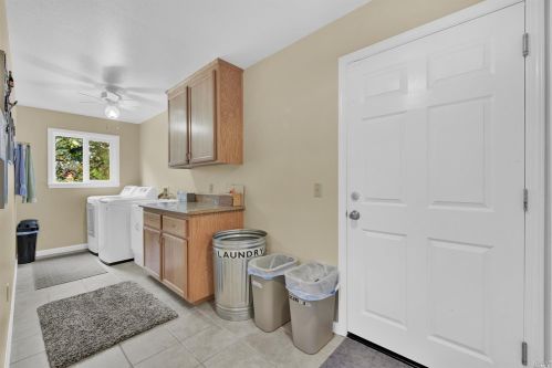 311 Edgewood Dr, Vacaville CA  95688-3602 exterior